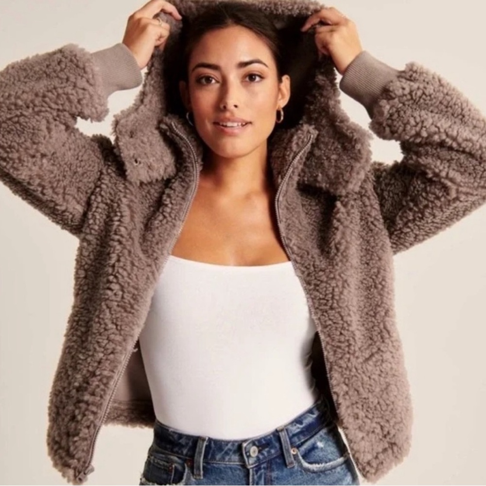 x A&F Sherpa Hooded Jacket x